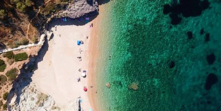 20 παραλίες της Αττικής με ελεύθερη είσοδο