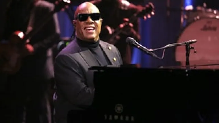 O Stevie Wonder τραγουδά για την Michelle Obama