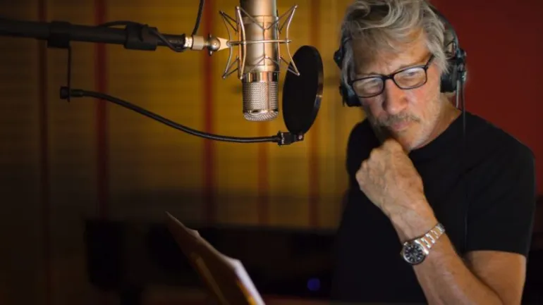 O Roger Waters απαγγέλει το Soldiers Tale του Igor Stravinsky