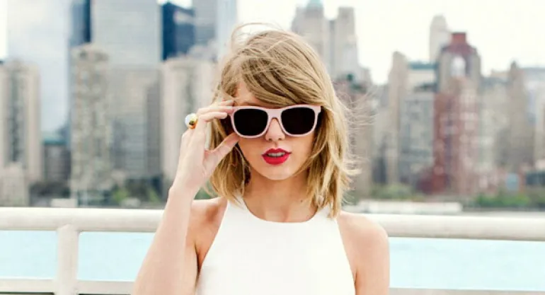 Τα 10 καλύτερα τραγούδια της Taylor Swift που έγινε 32 ετών