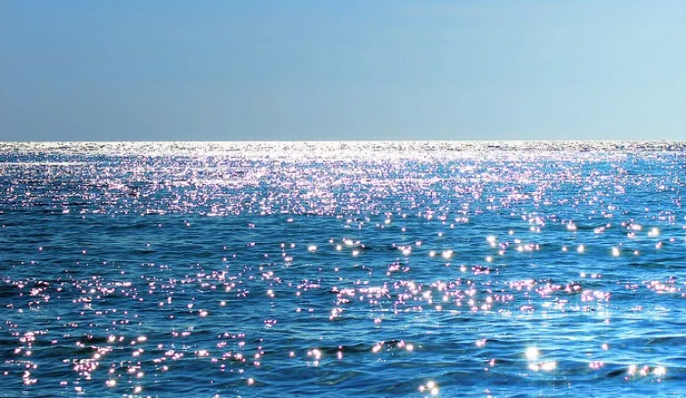 9 γνωμικά για την θάλασσα και το απέραντο γαλάζιο 