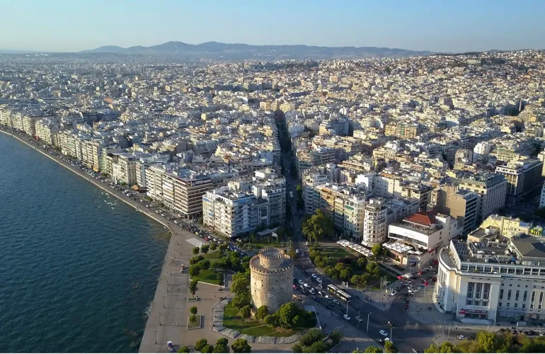Guardian: Γιατί το φαγητό και το ποτό στη Θεσσαλονίκη είναι τόσο ξεχωριστά;