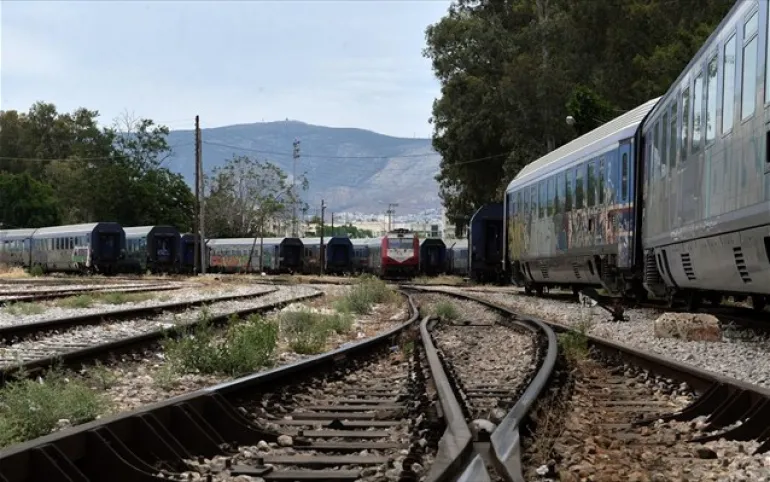 Νυχτερινή ταλαιπωρία για επιβάτες τρένων Αθήνας-Θεσσαλονίκης