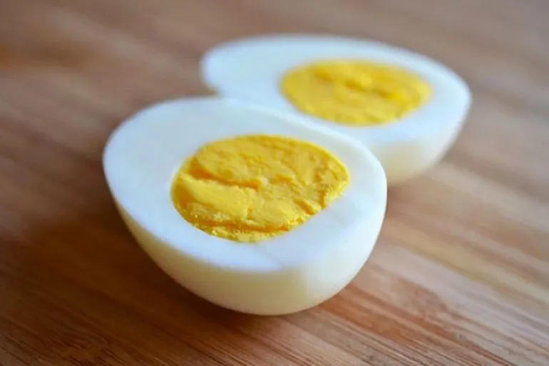 Αϋπνίες: Γιατί πρέπει να τρώμε αυγά πριν από τον ύπνο