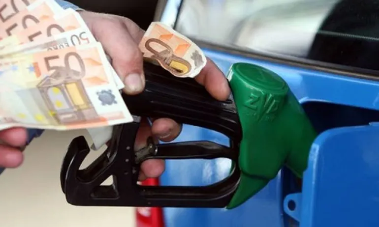 «Φωτιά» έχουν πάρει οι τιμές των υγρών καυσίμων: Σε ποιες περιοχές ξεπέρασε τα 2 ευρώ η βενζίνη