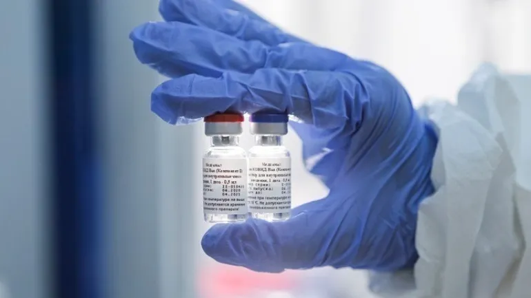 Εμβόλιο Pfizer: Η πλήρης έγκριση ανοίγει τη βεντάλια της υποχρεωτικότητας στις ΗΠΑ