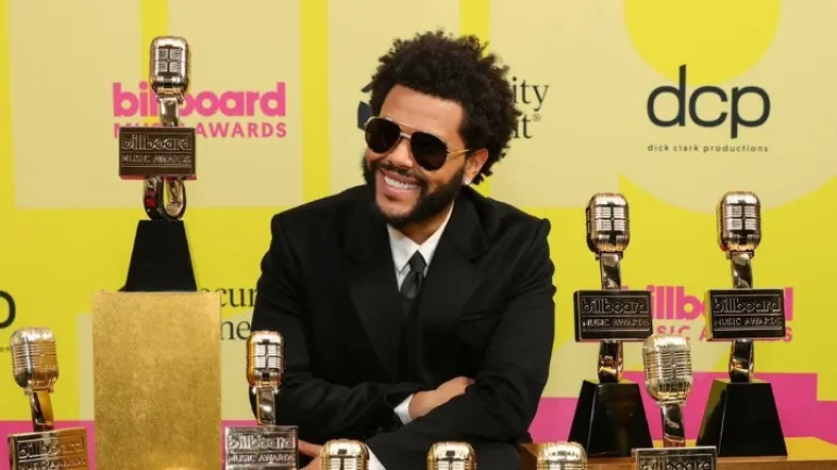 O Weeknd θριάμβευσε στην τελετή απονομής των Billboard Music Awards 2021