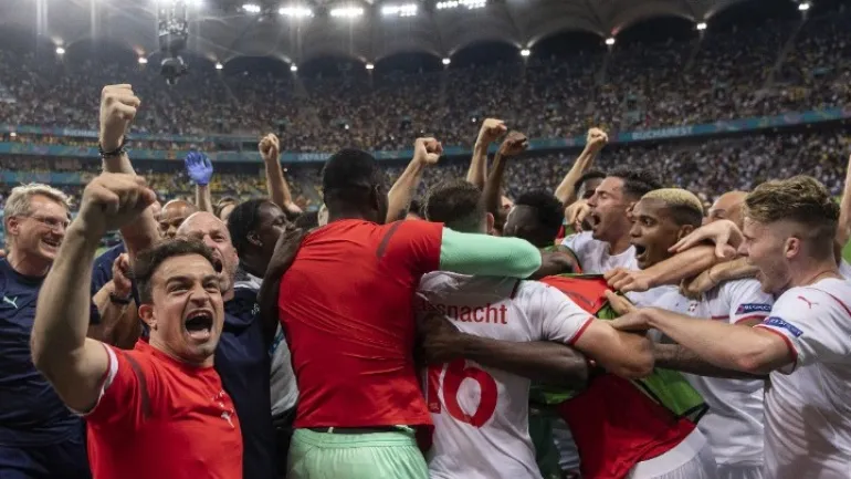 Euro: Υπέροχο ματς με απίστευτη πρόκριση Ελβετίας, έξω οι Γάλλοι, παγκόσμιοι πρωταθλητές