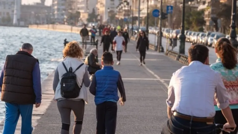 Κλείνει η Νέα Παραλία στη Θεσσαλονίκη για την προστασία της δημόσιας υγείας