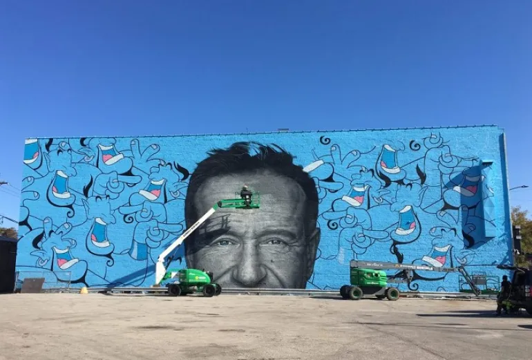 Μια γιγαντιαία τοιχογραφία αφιερωμένη στον Ρόμπιν Ουίλιαμς ανεβαίνει στη πόλη του Σικάγο