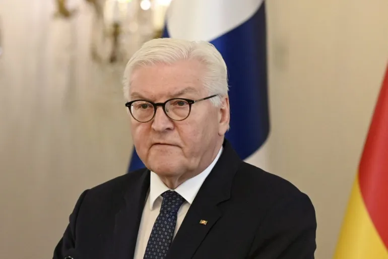 Έντονες αντιδράσεις στη Γερμανία για τον «εξευτελισμό» του Γερμανού προέδρου Σταϊνμάιερ που δεν τον δέχτηκε ο Ζελένσκι