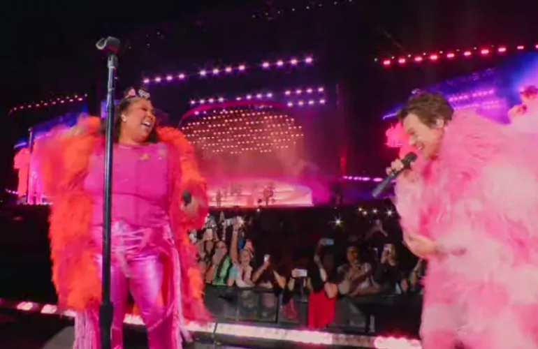 Lizzo και Harry Styles τραγουδούν το I Will Survive στο Coachella