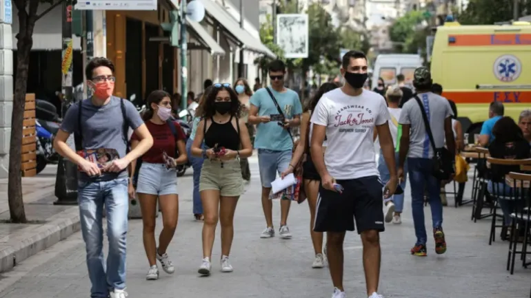 Επιστροφή στην κανονικότητα από 1η Μαΐου - Παραμένει η μάσκα στους εσωτερικούς χώρους