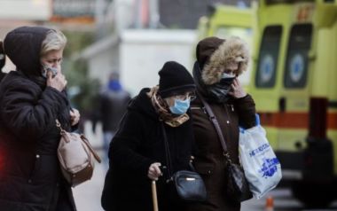 Το δράμα συνεχίζεται: Θετικές στον κορωνοϊό η σύζυγος και η πεθερά του 35χρονου στη Θεσσαλονίκη