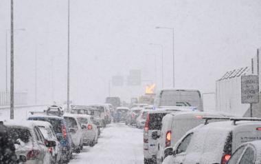 Χάος: Εντάξει χιονίζει πολύ, αλλά ο κρατικός και ιδιωτικός μηχανισμός καταρρέει πάντα