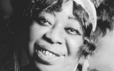 Ο Κώστας Παπάζογλου καταγράφει την ιστορία της μουσικής  