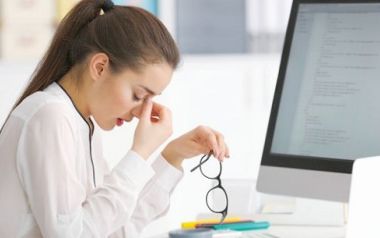 Συχνές ημικρανίες: Ποιοι είναι οι σοβαροί κίνδυνοι για την υγεία μας