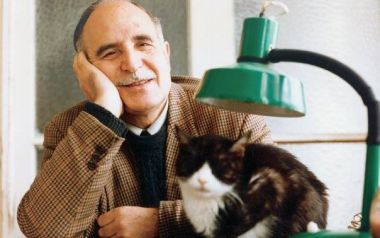 Ντίνος Χριστιανόπουλος: Το πιο σύντομο κείμενο για τον έρωτα και τον καφέ