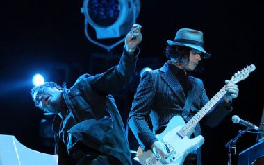 Δείτε τον Jack White σε άλλη ερμηνεία του Misirlou στο Voodoo Festival