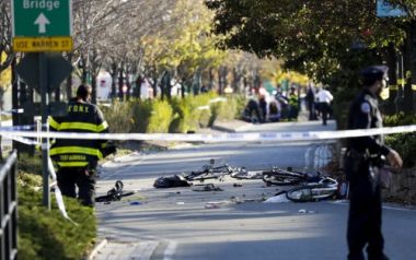 ΗΠΑ: Όχημα έπεσε πάνω σε πεζούς και ποδηλάτες στο Μανχάταν, 8 νεκροί