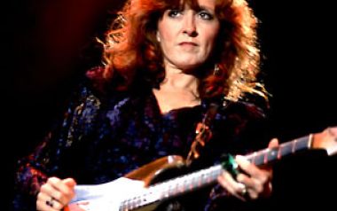 Love Me Like A Man-Bonnie Raitt