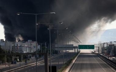 «Πνίγει» την Αττική ο καπνός από την φωτιά στη Μεταμόρφωση – Κλειστή η εθνική οδός 