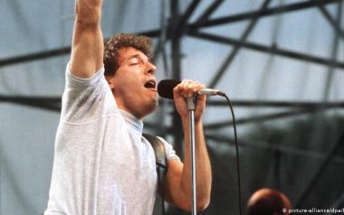 Bruce Springsteen – Downbound Train (1984)