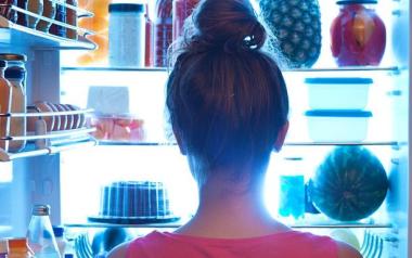 Τι ώρα πρέπει να τρώμε βραδινό για να μην παχύνουμε και να μην αυξηθεί το σάκχαρο