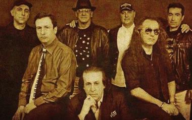 1982. 2002 GR – V.O.L. 3, άλμπουμ με μεγάλη επιτυχία στην εποχή του