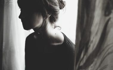 Κάποιοι άνθρωποι δεν μπορούν με τίποτα να μείνουν μόνοι.  Τα 5 ζώδια που η μοναξιά τα «σκoτώνει»