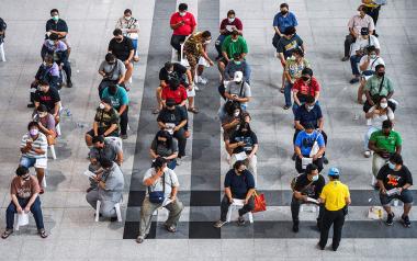 Νew Υork Τimes: Γιατί μολύνονται από κορωνοϊό και όσοι έχουν εμβολιαστεί