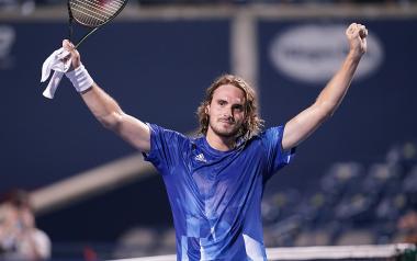 Επιστήμονες «αποδόμησαν» τις δηλώσεις Τσιτσιπά για τα εμβόλια