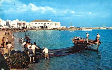 Μια νοσταλγική βόλτα στα νησιά της Ελλάδας του '60...