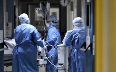 706 στις ΜΕΘ, 67 μέρες για το καλοκαίρι, όλα θα περάσουν