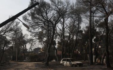 Όταν ο κόσμος δεν μυρίζει γιασεμί, αλλά αποκαΐδια