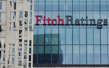 Ο οίκος Fitch: Αναβάθμισε τις προοπτικές του αξιόχρεου της Ελλάδας