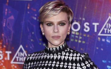 Η Scarlett Johansson απορρίπτει ρόλο τρανς άνδρα μετά από έντονη κριτική από την LGBT κοινότητα