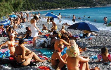 Αυτές είναι οι ακατάλληλες για μπάνιο παραλίες στην Αττική