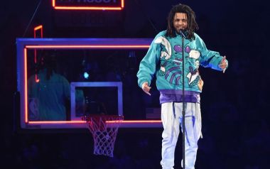 Ο J. Cole 'παρατά' το άλμπουμ του για να παίξει στην ομάδα μπάσκετ της Ρουάντα