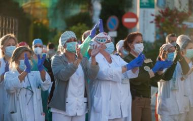 Γαλλία: δίνει «ιστορική» αύξηση μισθών σε νοσηλευτές και εργαζόμενους υγείας