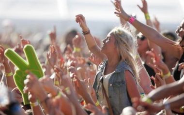 Πώς θα μπορούσα να βοηθήσω οικονομικά την σελίδα σας...Θέλω αλλά τι πρέπει να κάνω; 