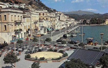 Μια όμορφη βόλτα στην Ελλάδα της δεκαετίας του '70...