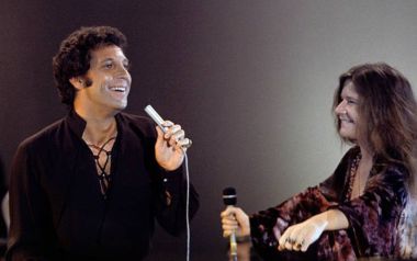 Raise Your Hand (1969) από δύο ξεχωριστές φωνές, Tom Jones & Janis Joplin