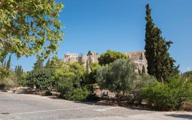 Είναι η Διονυσίου Αρεοπαγίτου, ο πιο ωραίος δρόμος της Αθήνας;
