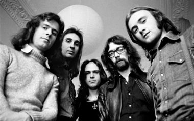 Και ο Steve Hackett στην διάθεση των Genesis αν τον χρειασθούν