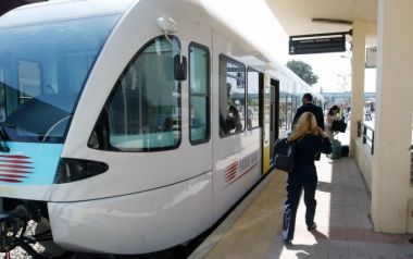 Πάτρα: Κατέβασαν ανήλικο από τον προαστιακό γιατί του έλειπαν 10 λεπτά