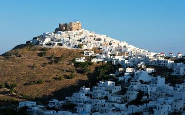 Κώστας Ζουγρής: Ζουγρή, όλο για αστυνομίες γράφεις, δεξιός είσαι;