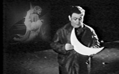 Ο Μάνος Χατζιδάκις και το φεγγάρι