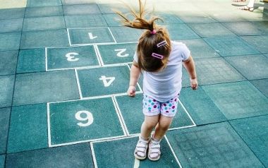 10 Υπέροχα παιχνίδια που έπαιζαν τα παιδιά την δεκαετία του '90 και η νέα γενιά δυστυχώς ποτέ δε θα μάθει…