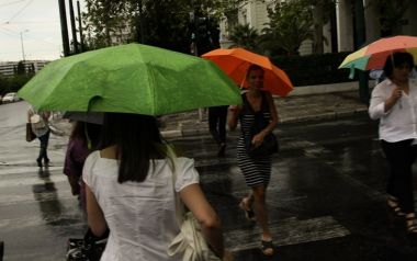 Αλλάζει ο καιρός, έρχονται βροχές